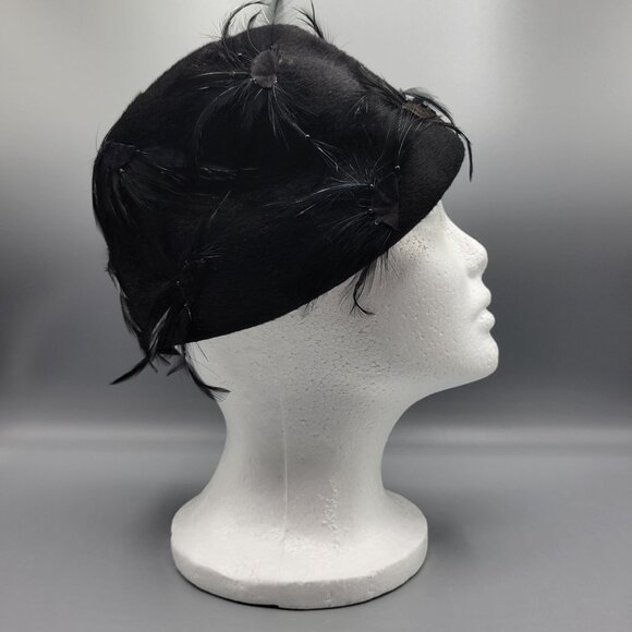 Vintage Black Feathered Cloche Fur Felt Hat By Brigitte Made In Italy - Picture 6 of 10